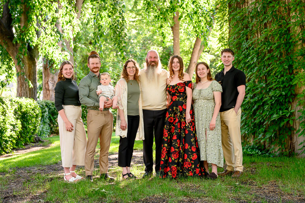 Multi family photo session at a green park in Winnipeg