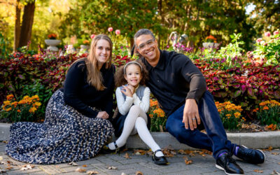 L Family at Assiniboine Park in Winnipeg